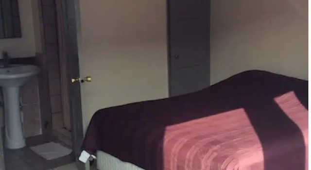 Номер Standard Pavilions Motel