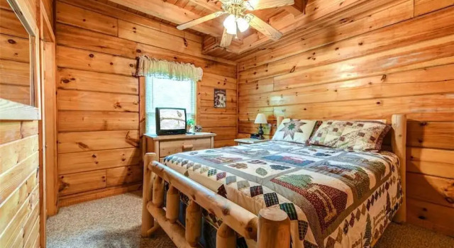 Honey Pot - Three Bedroom Cabin