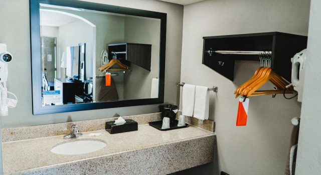 Четырёхместный номер Standard Quality Inn & Suites Monticello