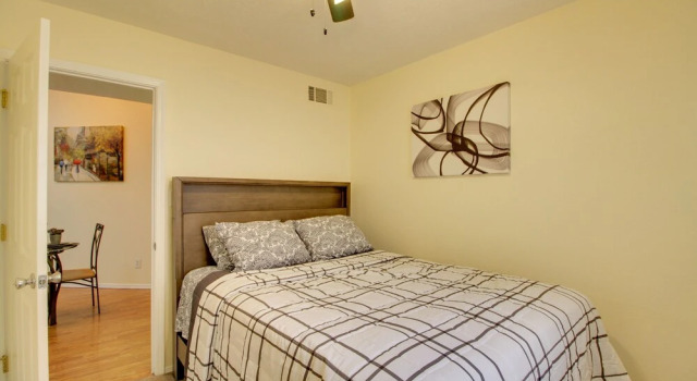 Апартаменты Comfy Albuquerque Townhome < 6 Mi to Downtown
