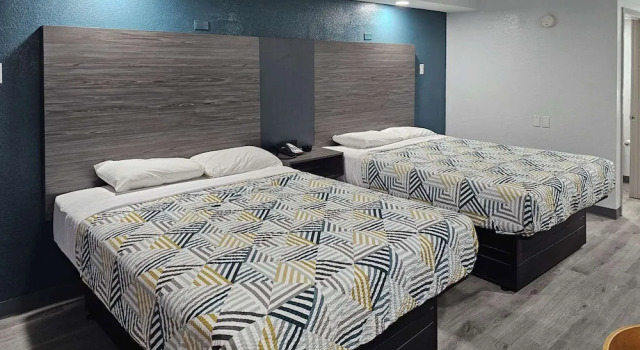 Четырёхместный номер Standard Motel 6 Memphis, TN - Graceland