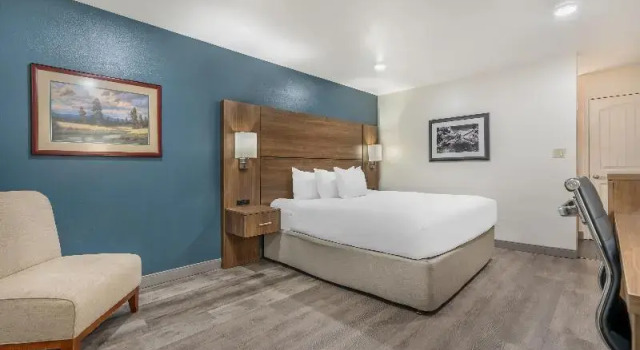 Номер Standard с балконом Best Western Plus Clocktower Inn