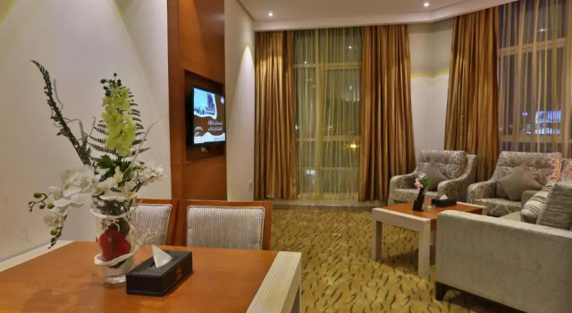 Люкс Roof Hotel Apartments