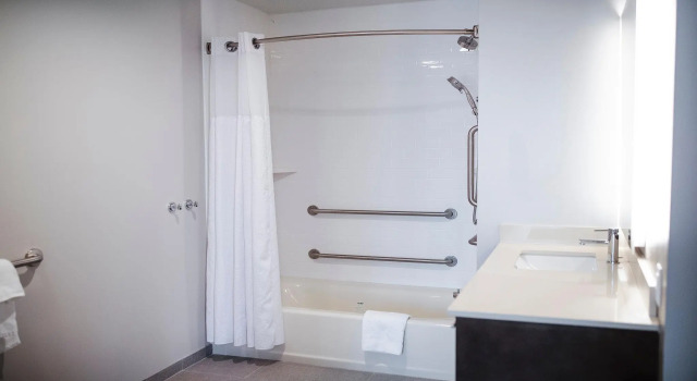 Люкс Staybridge Suites Auburn Hills by IHG