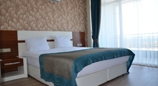 Полулюкс Grand Ahos Hotel