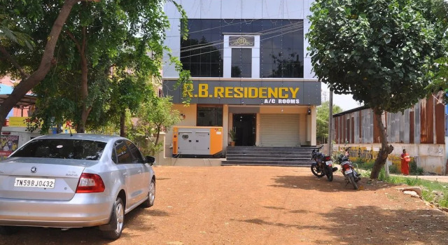 RB Residency, Забронировать Отель Отели штата Тамилнада с парковкой, Парковка