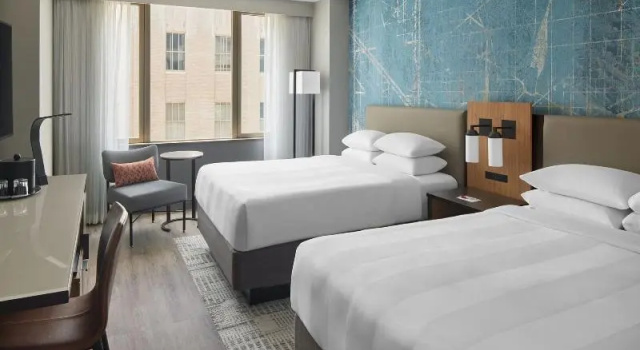 Четырёхместный номер Standard Washington Marriott at Metro Center