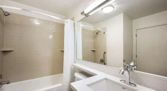 Двухместный номер Standard c 1 комнатой Sonesta Simply Suites Atlanta Gwinnett Place