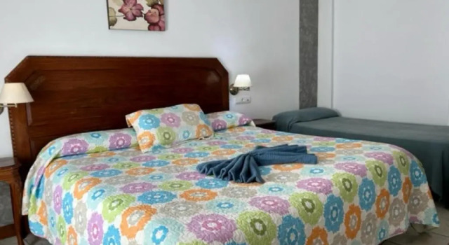 Трёхместный номер Standard Hotel Al Andalus