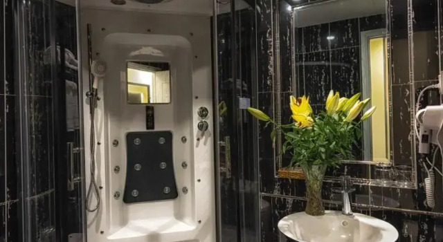 Tuong Vi Hotel Saigon, Забронировать Отель Отели District 10 3 звезды, 3*
