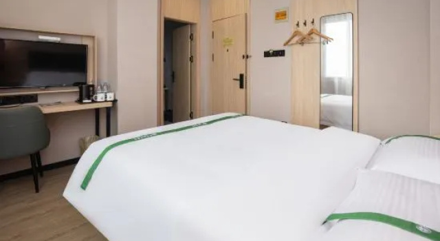 Двухместный номер Standard GreenTree Inn AnHui WuHu WuWei ChaoWu XiMen Express Hotel