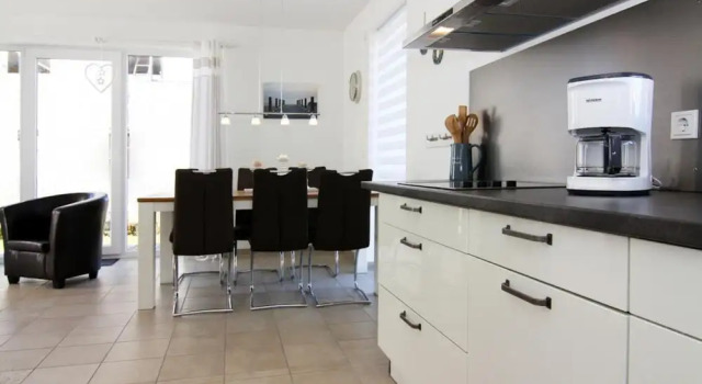 Коттедж Comfort с 3 комнатами с балконом House, Boiensdorf