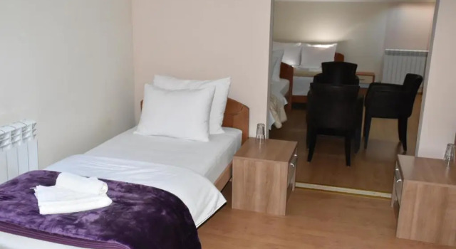 Апартаменты с 2 комнатами OSTROG Aparthotel KOLIBA-VLASTNIŠTVO MANASTIRA OSTROG