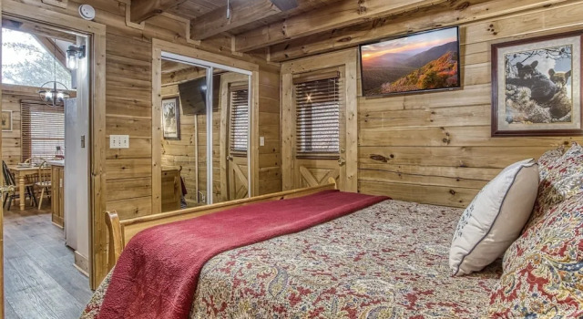 ER239 - Sleepy Bear Great Location - Close To Town! 2 Bedroom Cabin by RedAwning, Забронировать Дом для отпуска Виллы Пиджен-Фордж, рядом с Развлекательный центр Lazer Port, Вилла