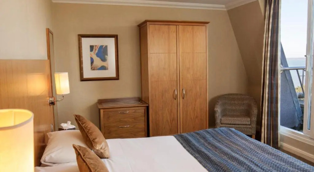 Двухместный номер Standard с балконом и с видом на гавань Harbour Heights Hotel
