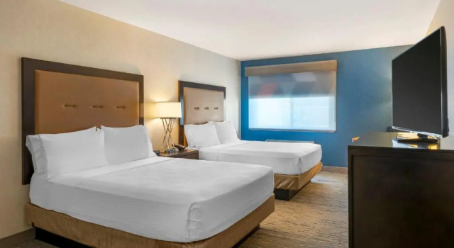 Четырёхместный номер Standard Holiday Inn Express San Bernardino Colton by IHG