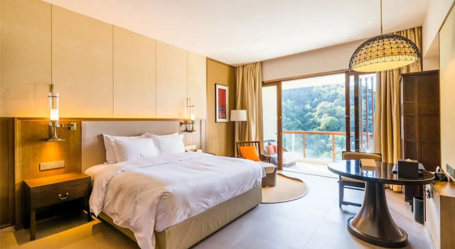 Двухместный номер Deluxe с балконом и с красивым видом из окна Hilton Huizhou Longmen Resort