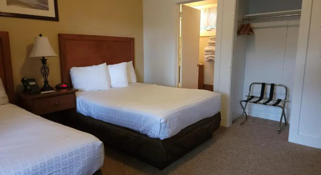 Четырёхместный номер Standard Hickory Grove Motor Inn - Cooperstown