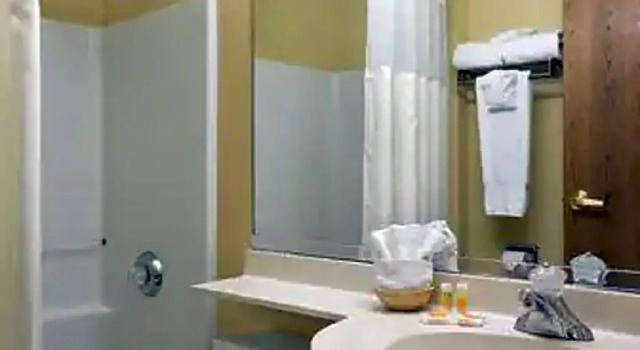 Люкс Days Inn & Suites by Wyndham Lafayette IN