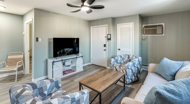 2 Blocks to Beach & Boardwalk: Ocean City Condo