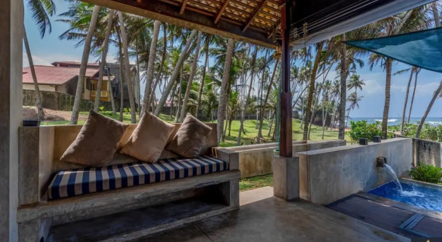 Вилла Rakuen Beach Villa