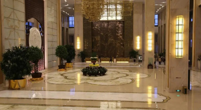 Jinling Huaguoshan International Hotel, Book Hotel Hoteller i Lianyungang med pool, Swimmingpool