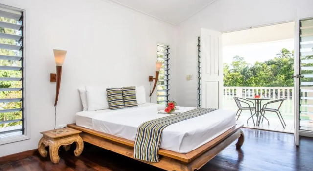 Студия Deluxe Tropicana Lagoon Apartments