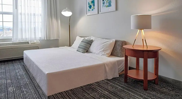 Четырёхместный люкс с 2 комнатами TownePlace Suites Medford