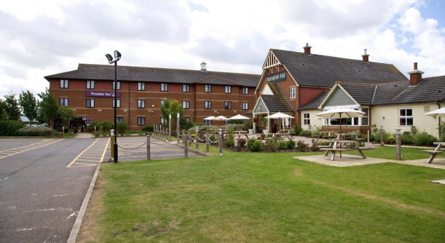 Premier Inn Huntingdon (A1/A14)