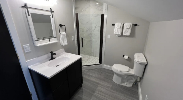Номер Deluxe Homestay on Main by Twin Lakes Creamery