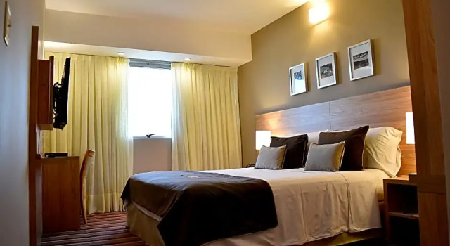Люкс Standard Hotel Tower Inn & Suites