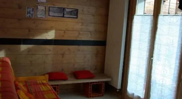 Appart Ressachaux Morzine centre 2 à 4 pers calme vue jardin parking, Забронировать Апартаменты/квартира Апартаменты Морзин, рядом с Горнолыжный подъемник Мас Вержю, Апартаменты/квартира