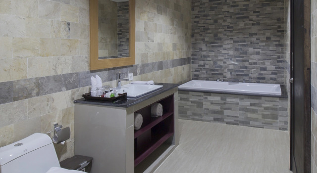 Полулюкс Grand Puri Saron Hotel Yogyakarta