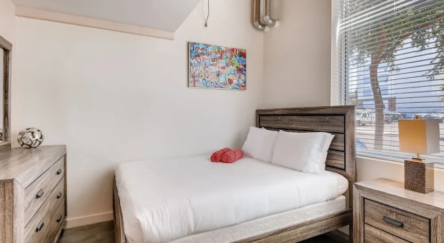 Gorgeous 3 BR Loft In Heart of Gaslamp