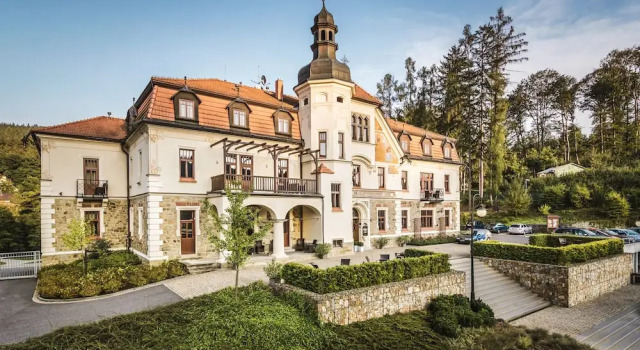 Wellness & spa hotel Augustiniánský dům, Забронировать Курортный отель Отели Лугачовице 4 звезды, 4*