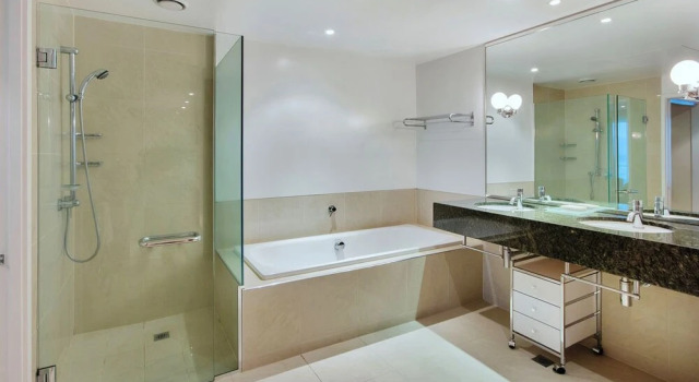 QV Modern Apt in CBD w Carpark-868, Rezerwuj Hotel Auckland 