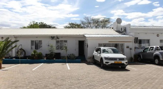 Kate's Nest Guesthouse, Book Hotel Hoteller i Windhoek med parkering, nær Baines Shopping Centre Windhoek, Parkering