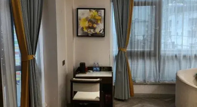 Люкс Deluxe Mianzhu Ruizhaokaqiyi Boutique Hotel