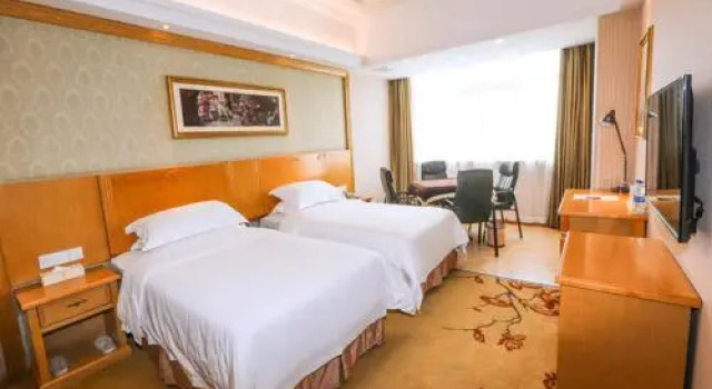 Vienna Hotel Yingcheng Hai Mountain Yingcheng, Book Hotel Hoteller i Yingcheng med parkering, Parkering