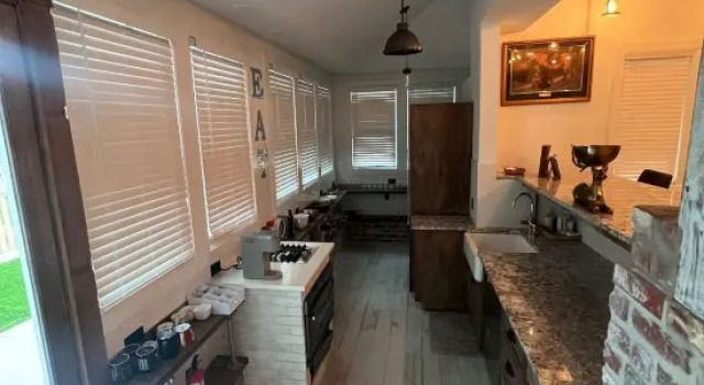 Stylish Stay Near CWS, Zoo & Downtown Fun