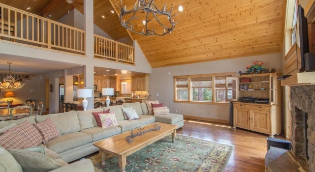 Falcon Point 3 Bedroom Holiday Home By Tahoe Truckee