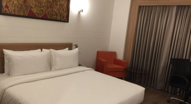 Lemon Tree Hotel, Sector 60, Gurugram, Забронировать Отель Отели Гургаон с бассейном, Бассейн