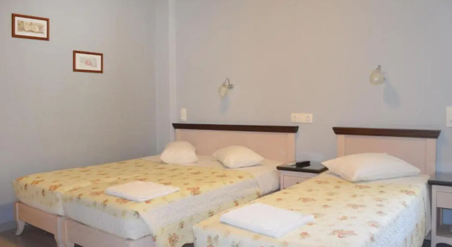 Трёхместный номер Standard Mirabello Hotel
