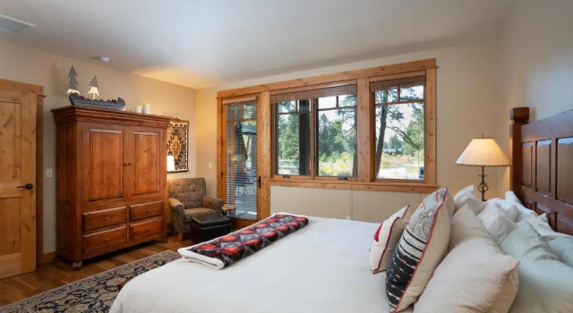 New Listing! Luxury 3 Bedroom Townhome in Old Greenwood-Walk to the Pavilion!, Забронировать Отель Траки Скво-Вэлли, рядом с Гольф-клуб Old Greenwood