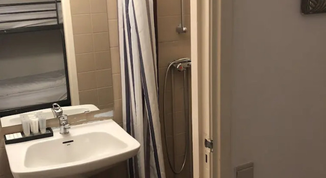 Номер Economy Amsterdam House Hotel