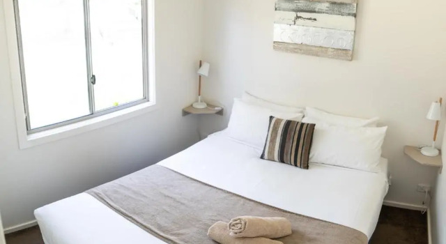 Deniliquin Riverside Caravan Park, Забронировать Отель Дениликуин Riverina, рядом с Островной заповедник