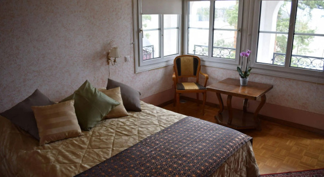 Albert's Manor