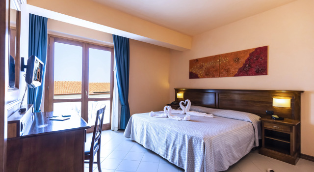 Tropis Hotel