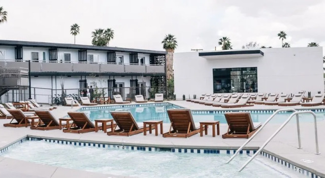 V Capri Palm Springs, a Dolce by Wyndham, Забронировать Отель Отели Палм-Спрингса 4 звезды, рядом с Camelot Park Family Center, 4*