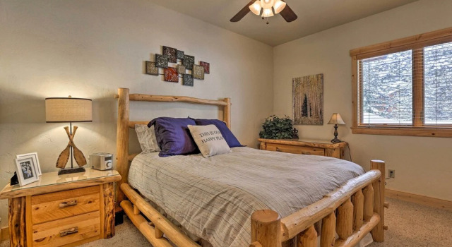 5 Mi to Ski Resort: Breck Home w/ Hot Tub!, Rezerwuj Dom wakacyjny Hotele w Vail Ski z parkingiem, Parking
